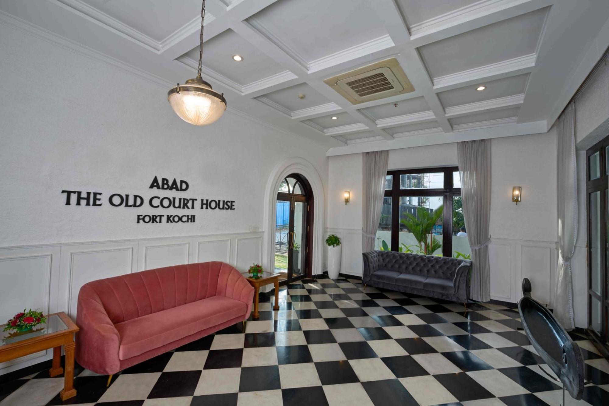 Отель The Old Court House By Abad Fort Kochi Экстерьер фото