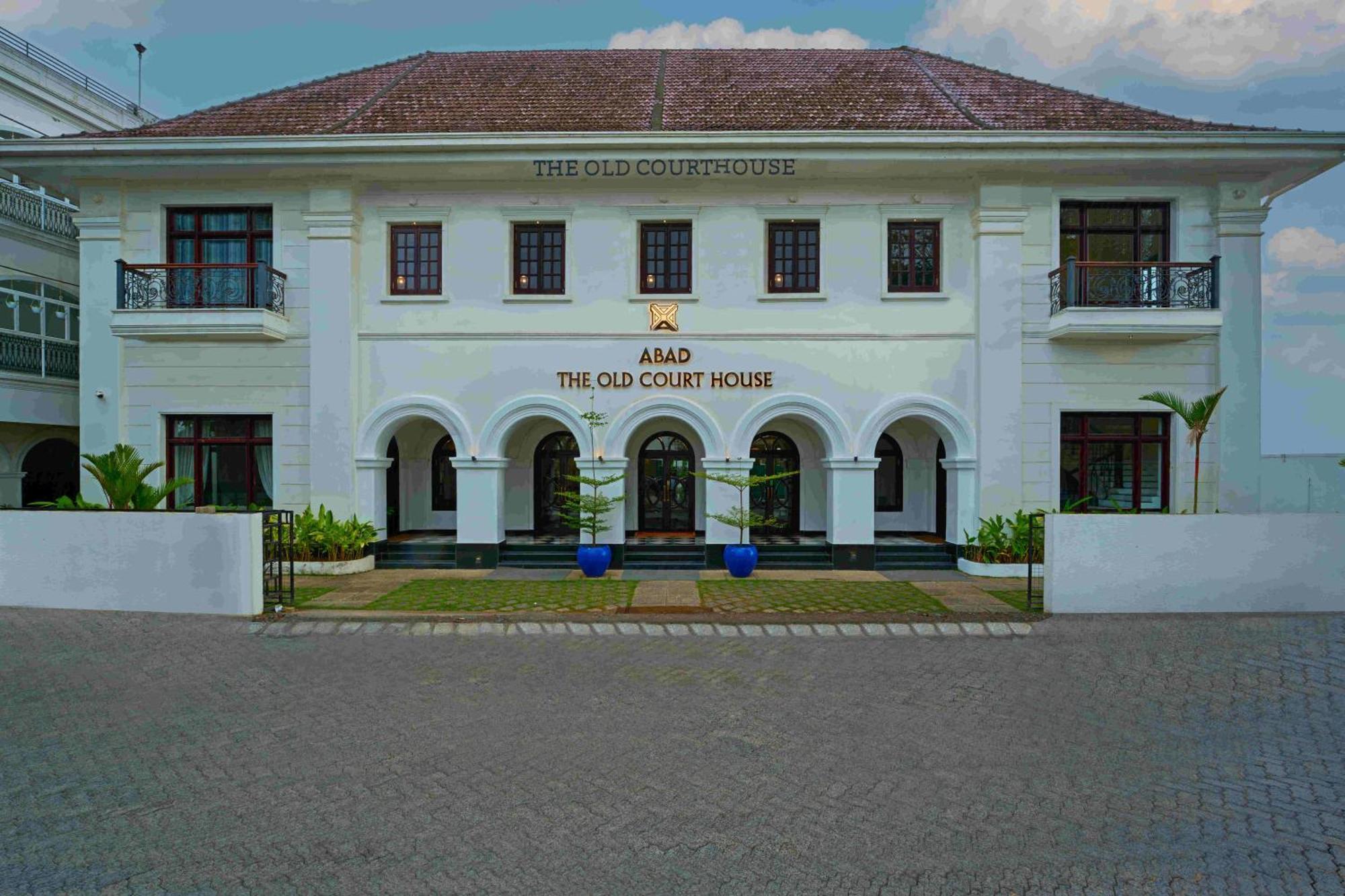 Отель The Old Court House By Abad Fort Kochi Экстерьер фото